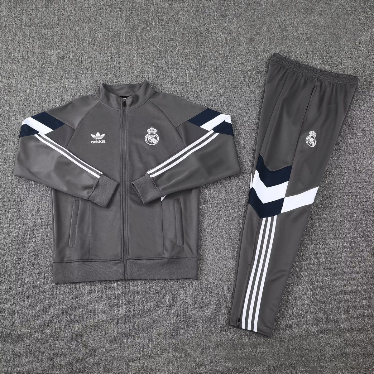 Conjunto Treino Real Madrid 25/26 Adidas - Cinza