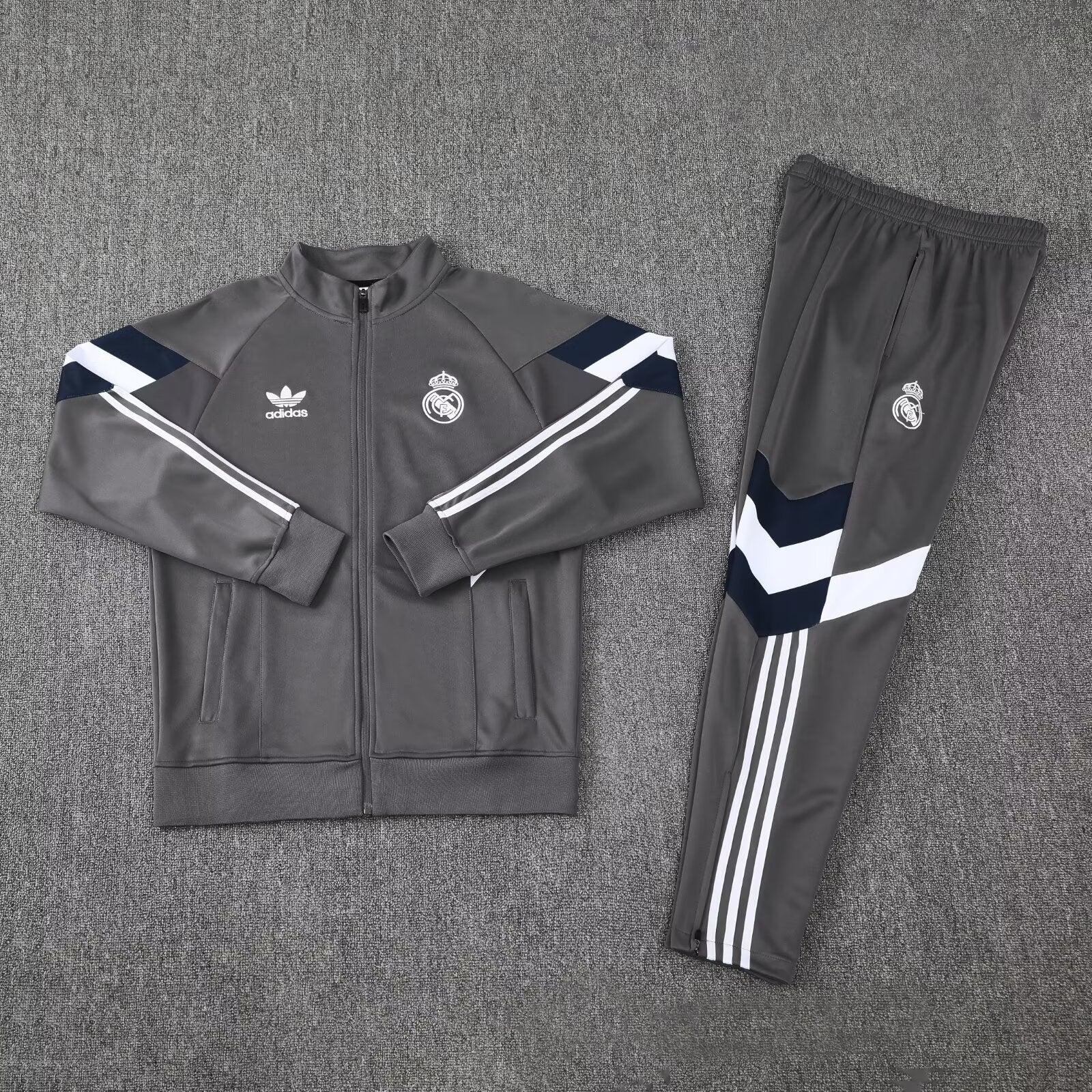 Conjunto Treino Real Madrid 25/26 Adidas - Cinza