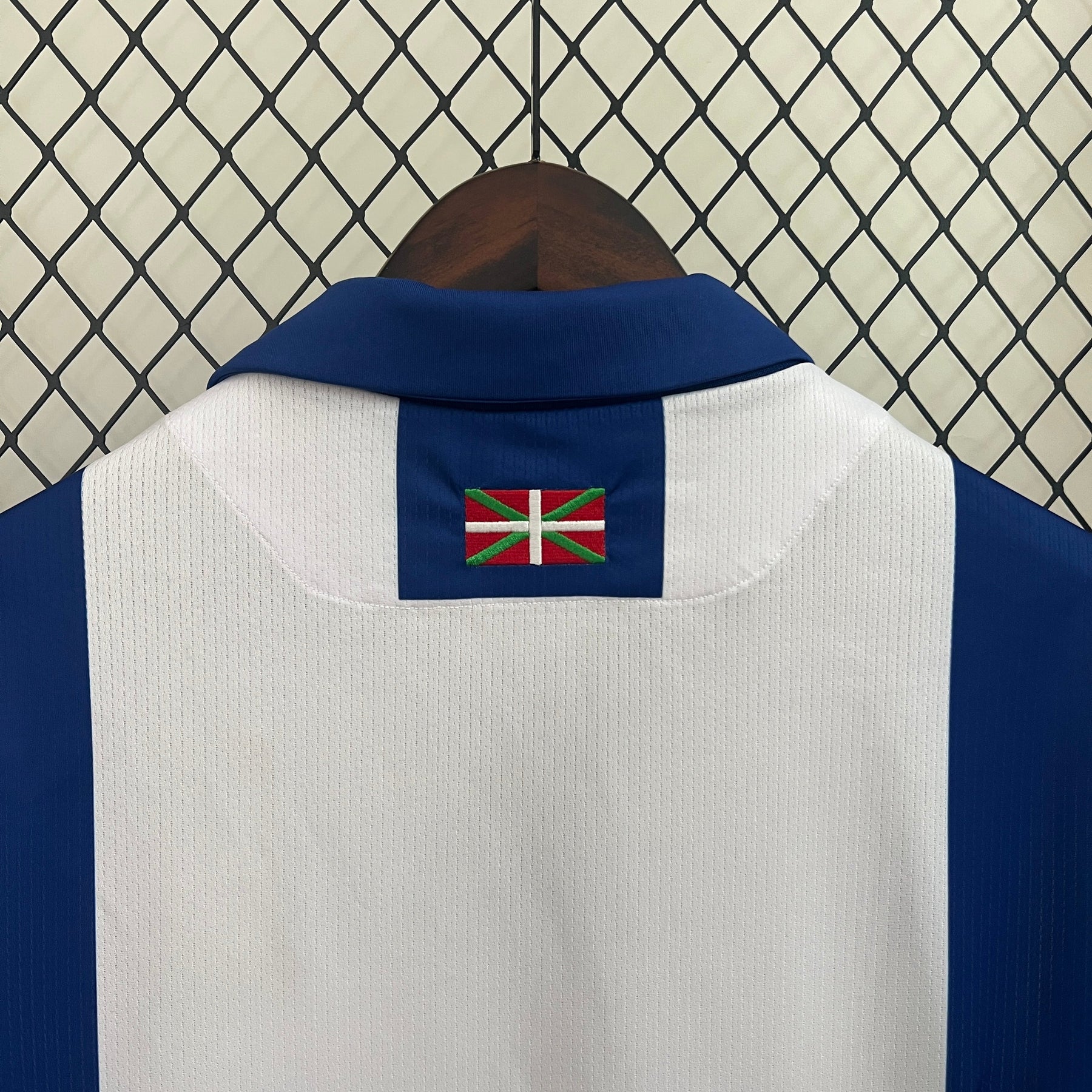 Camisa Real Sociedad Home 24/25 - Macron Torcedor Masculina