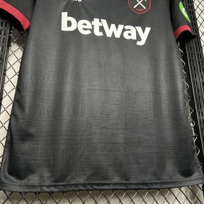 Camisa West Ham Home 24/25 - Umbro Versão Torcedor