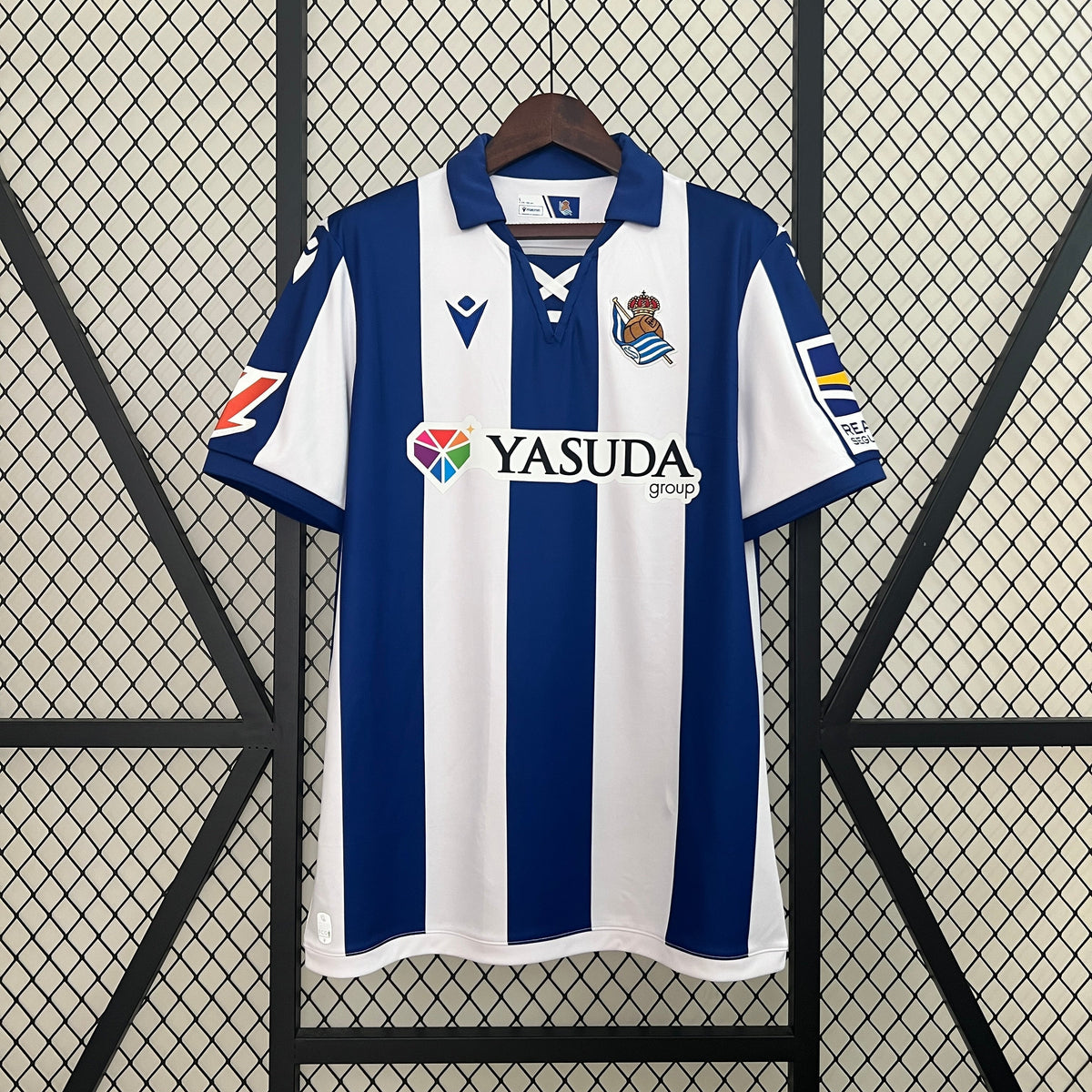 Camisa Real Sociedad Home 24/25 - Macron Torcedor Masculina