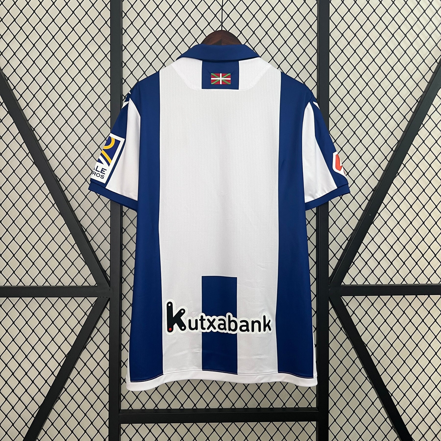 Camisa Real Sociedad Home 24/25 - Macron Torcedor Masculina