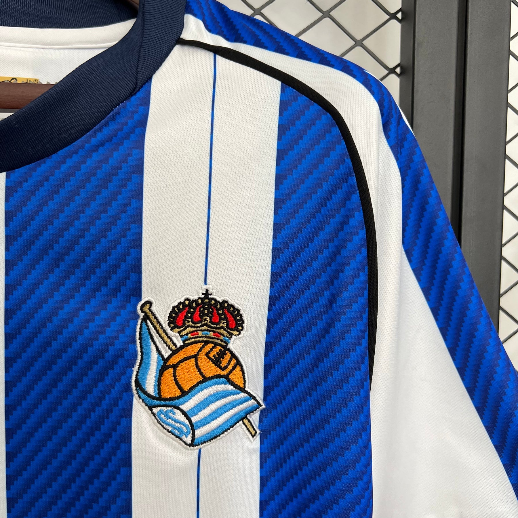 Camisa Real Sociedad Home 25/26 - Macron - Torcedor - Masculina